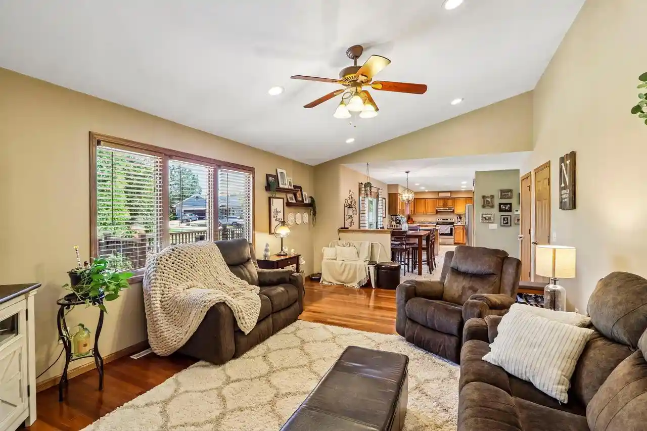 3rd image of 4121 Stormy Dr Dr, Kansasville, WI 53139 | MLS# 1972596