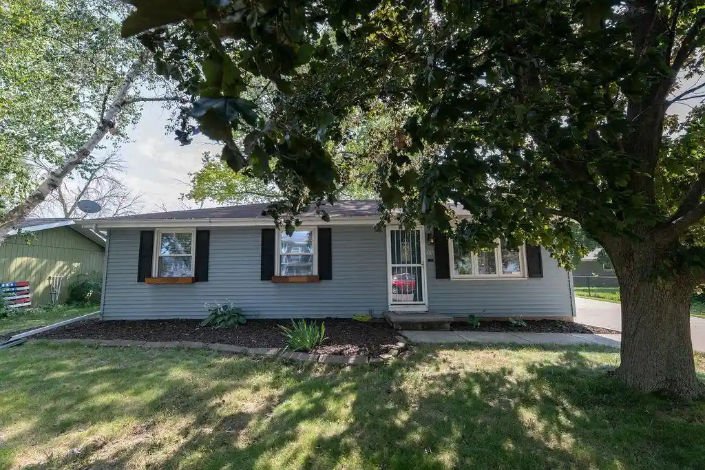 1st image of 1085 Cumberland Trail Trail, Oshkosh, WI 54904 | MLS# 50329459