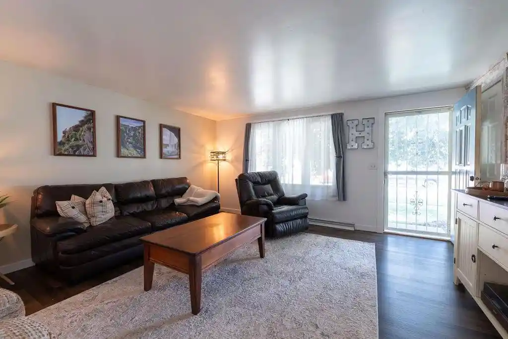 3rd image of 1085 Cumberland Trail Trail, Oshkosh, WI 54904 | MLS# 50329459