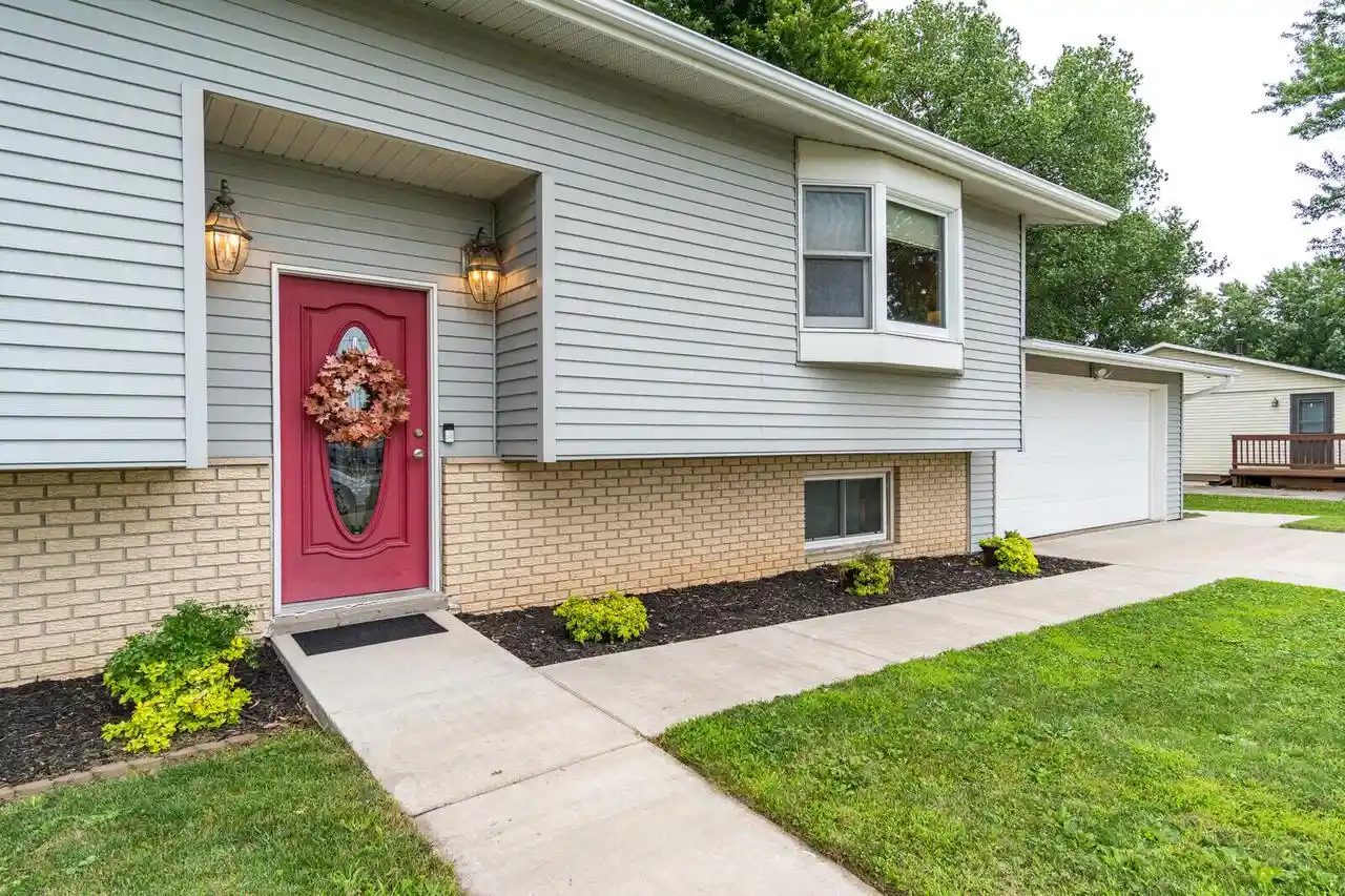 1st image of 209 West Avenue Avenue, Holmen, WI 54636 | MLS# 1972605
