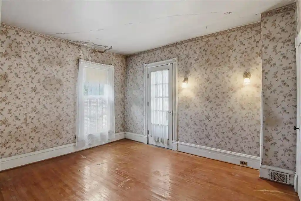 Photo 3 of Sale Pending at 751 2Nd Avenue Avenue, Eau Claire, WI 54703 | MLS# 1603441 | Listing updated on 2026-09-23