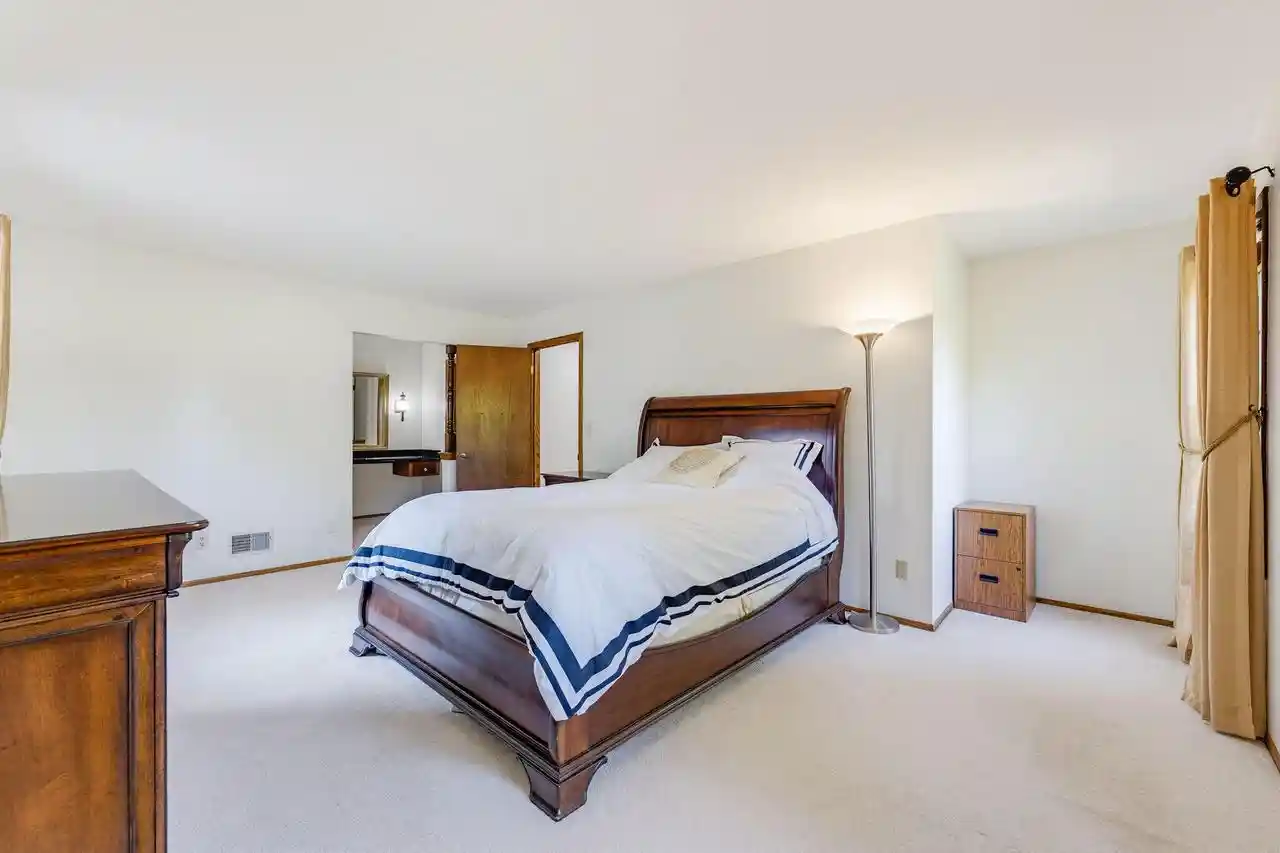 5th image of 2505 Almesbury Avenue Avenue, Brookfield, WI 53045 | MLS# 1972610