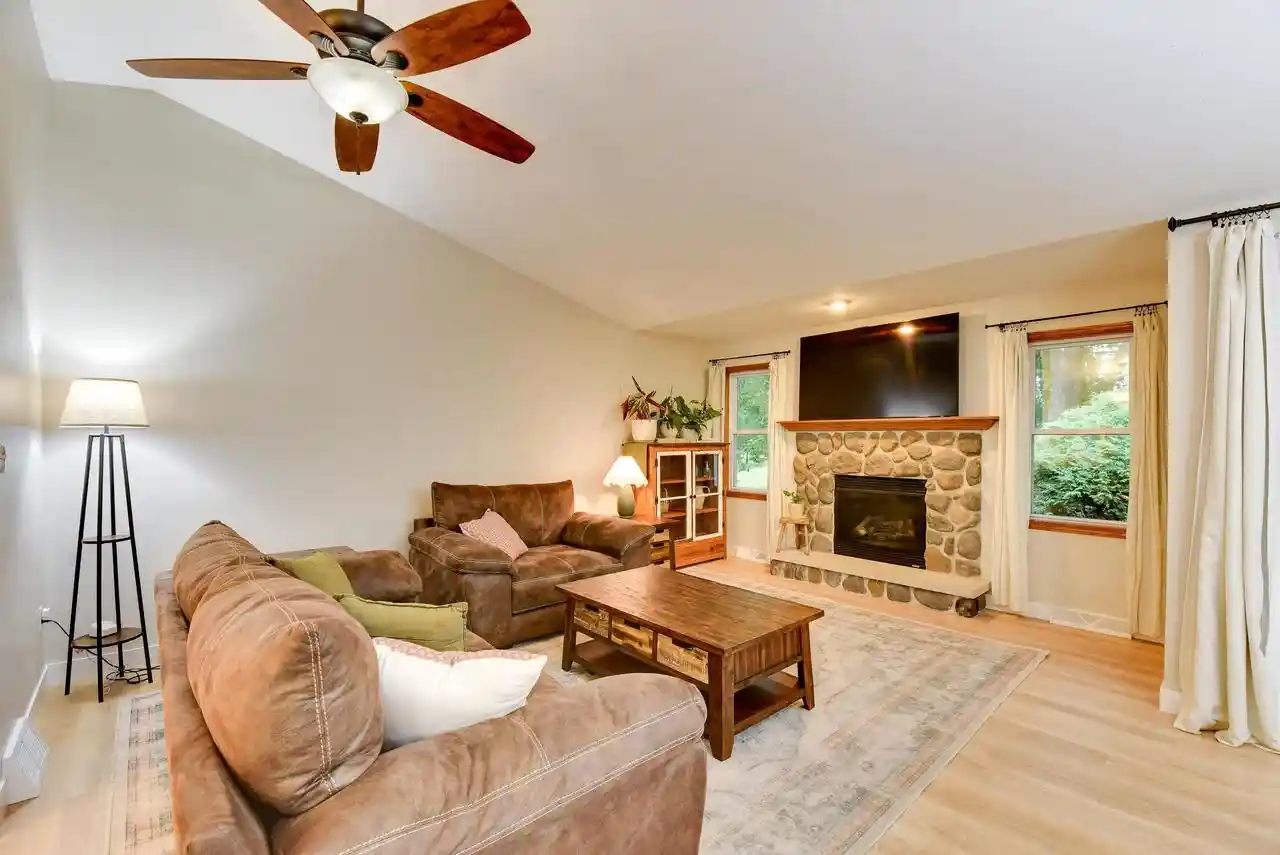 5th image of N5668 Shea Lane Lane, Albany, WI 53502 | MLS# 2028534