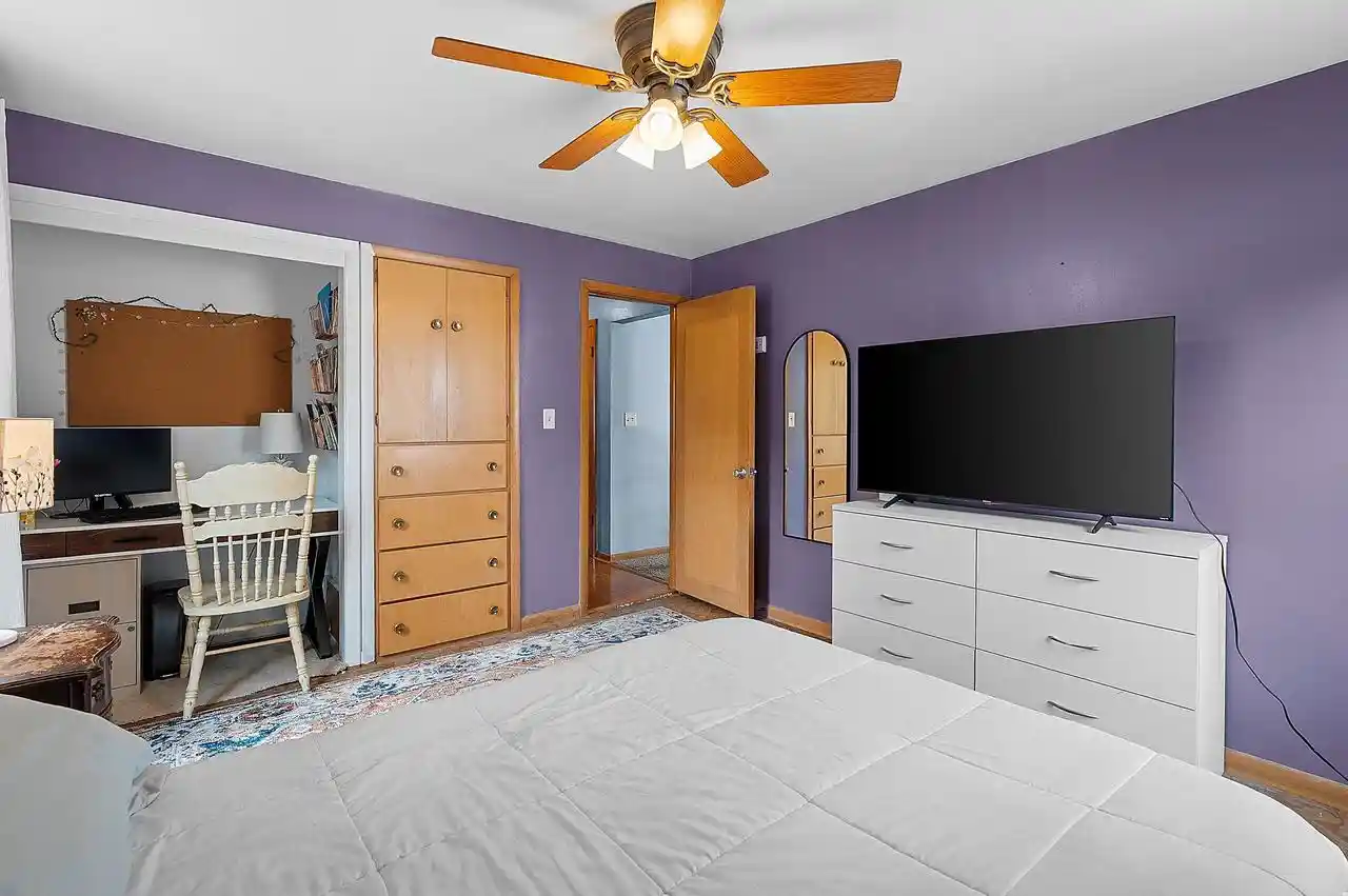 2nd image of 729 Woodlawn Dr Dr, Manitowoc, WI 54220 | MLS# 1972612