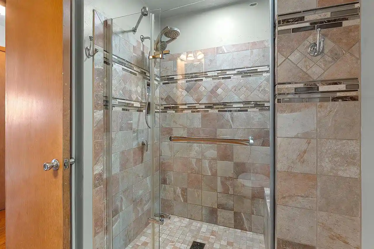 4th image of 729 Woodlawn Dr Dr, Manitowoc, WI 54220 | MLS# 1972612