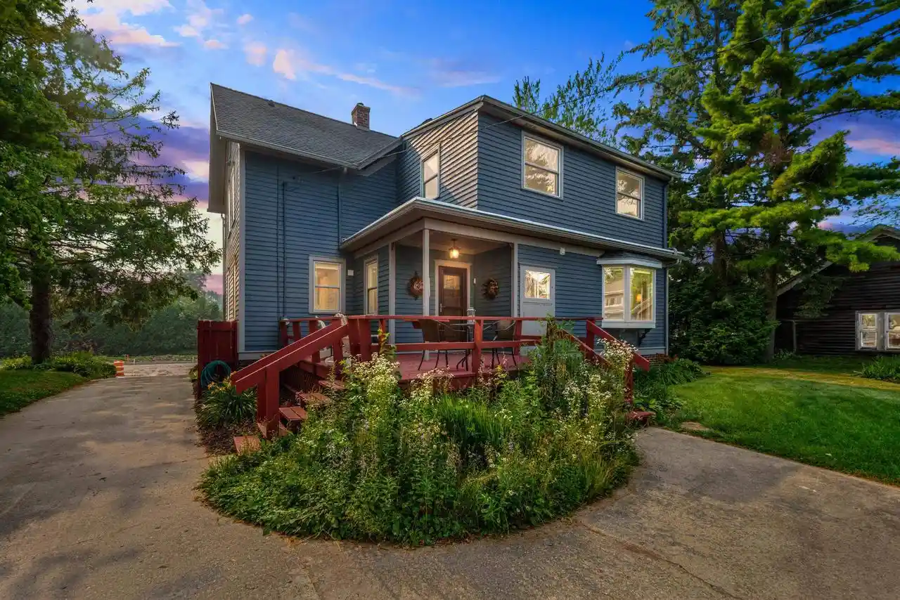 2nd image of 816 Dodge Street Street, Kewaunee, WI 54216 | MLS# 50329472