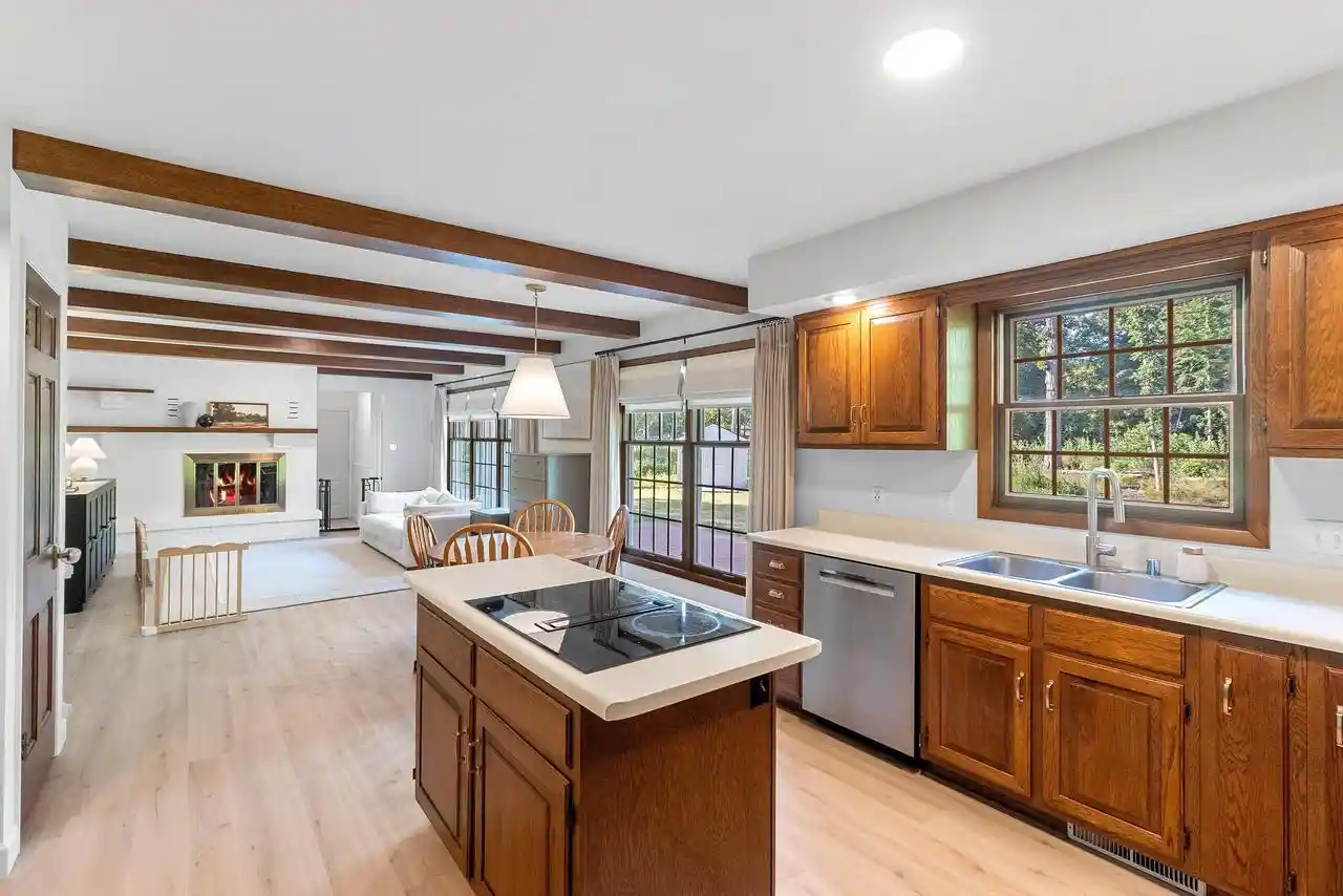4th image of 3511 Wildwood Dr Dr, Manitowoc, WI 54220 | MLS# 1972621