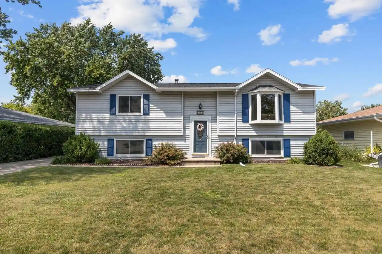 Photo 1 of Sale Pending at 530 E Mitchell Avenue Avenue, Appleton, WI 54915 | MLS# 50329480 | Listing updated on 2026-09-14