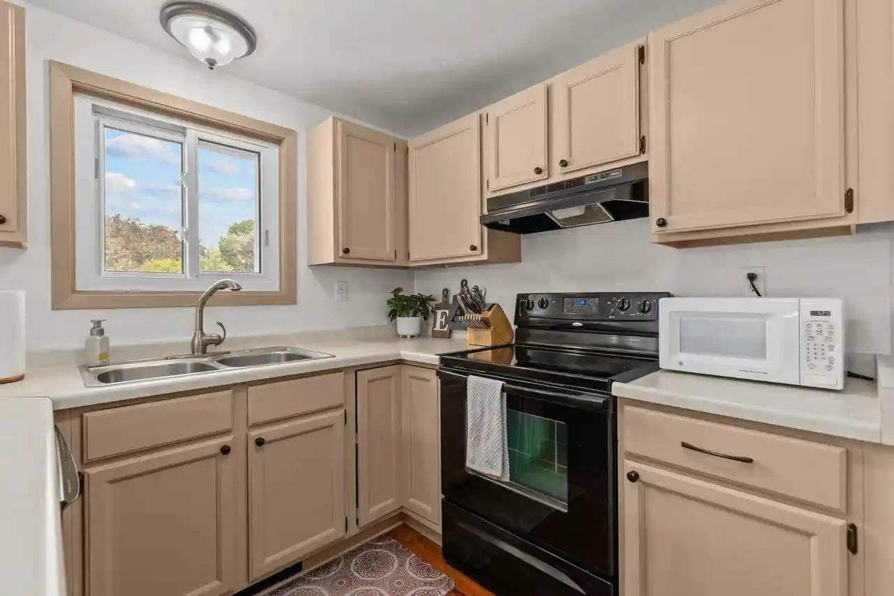 Photo 3 of Sale Pending at 530 E Mitchell Avenue Avenue, Appleton, WI 54915 | MLS# 50329480 | Listing updated on 2026-09-14