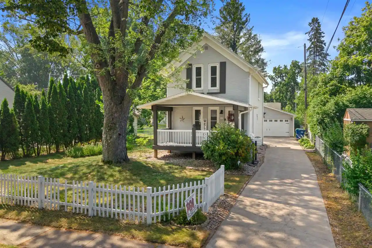 1st image of 825 Weston Avenue Avenue, Wausau, WI 54403 | MLS# 22603422