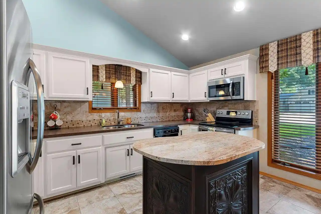 Photo 2 of Single family home for sale at 2043 Autumn Leaves Circle Circle, Green Bay, WI 54313 | MLS# 50329478 | Listing updated on 2026-08-17