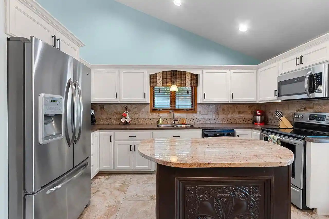 Photo 3 of Single family home for sale at 2043 Autumn Leaves Circle Circle, Green Bay, WI 54313 | MLS# 50329478 | Listing updated on 2026-08-17