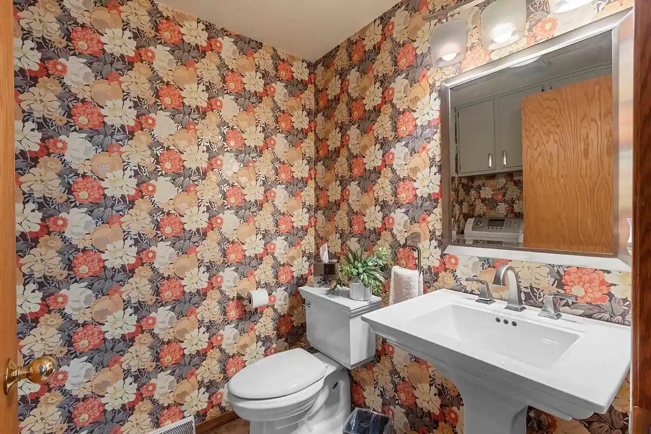 Photo 4 of Single family home for sale at 2043 Autumn Leaves Circle Circle, Green Bay, WI 54313 | MLS# 50329478 | Listing updated on 2026-08-17