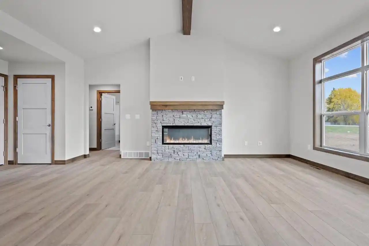 Photo 4 of Single family home for sale at 2998 Creekwood Dr Dr, Green Bay, WI 54311 | MLS# 50329481 | Listing updated on 2026-10-04