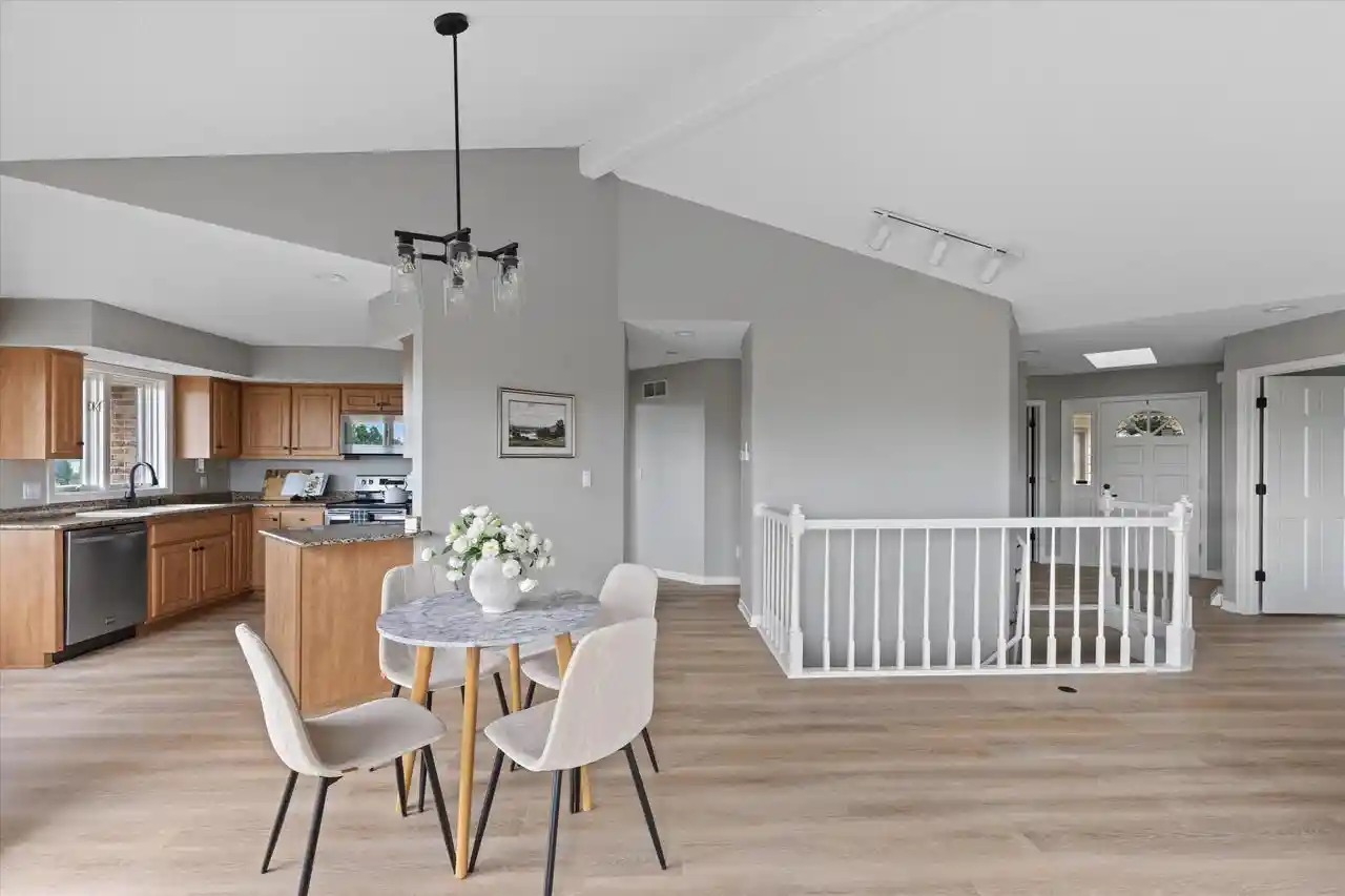 4th image of N14W30046 High Ridge Road Road, Pewaukee, WI 53072 | MLS# 1972637