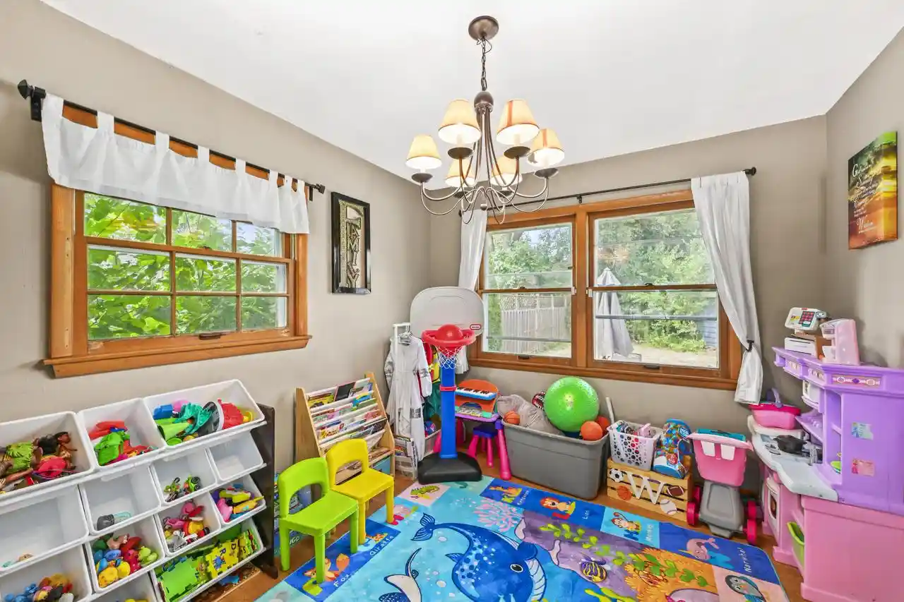 Homes for sale in Brown Deer, WI | 5558 W Donna Dr Dr, Brown Deer, WI 53223 | MLS# 1972644