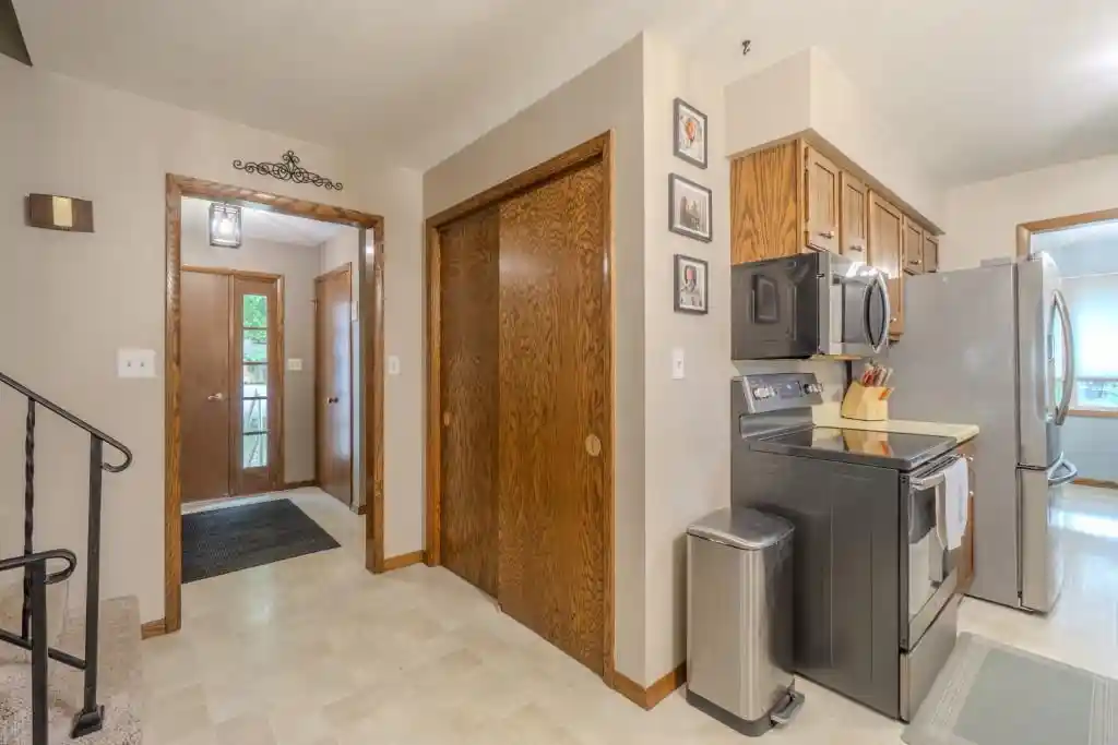 3rd image of 1311 Greenhill Dr Dr, Wausau, WI 54401 | MLS# 22603427