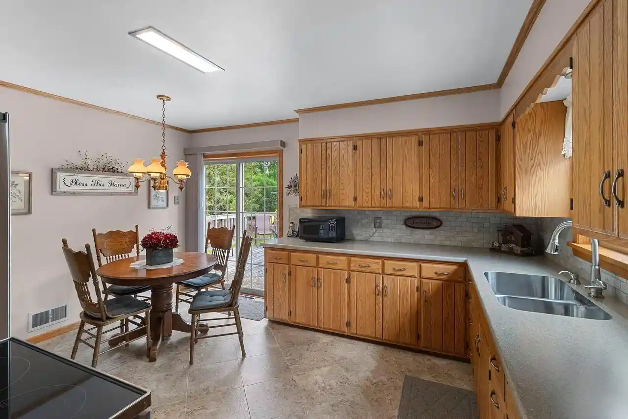 2nd image of 3316 Waldo Boulevard Boulevard, Manitowoc, WI 54220 | MLS# 1972653
