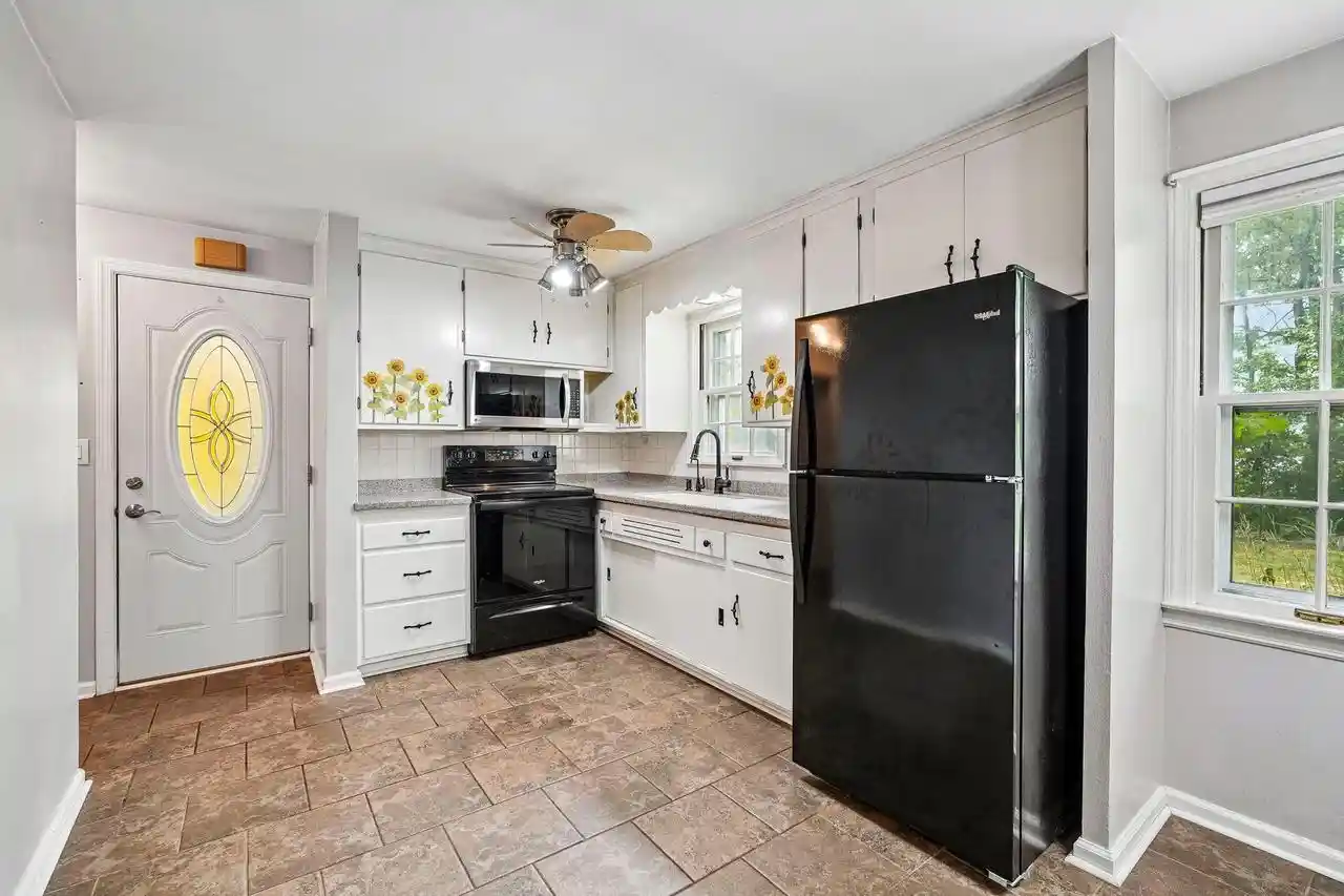26th image of N31w22210 Green Road Road, Pewaukee, WI 53072 | MLS# 2028564