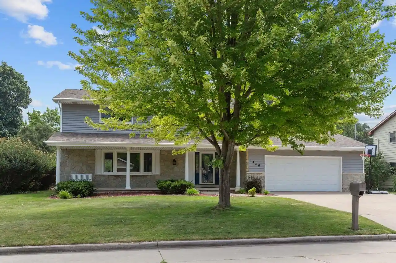 Photo 1 of Single family home for sale at 1330 N Briarcliff Dr Dr, Appleton, WI 54915 | MLS# 50329509 | Listing updated on 2026-08-18