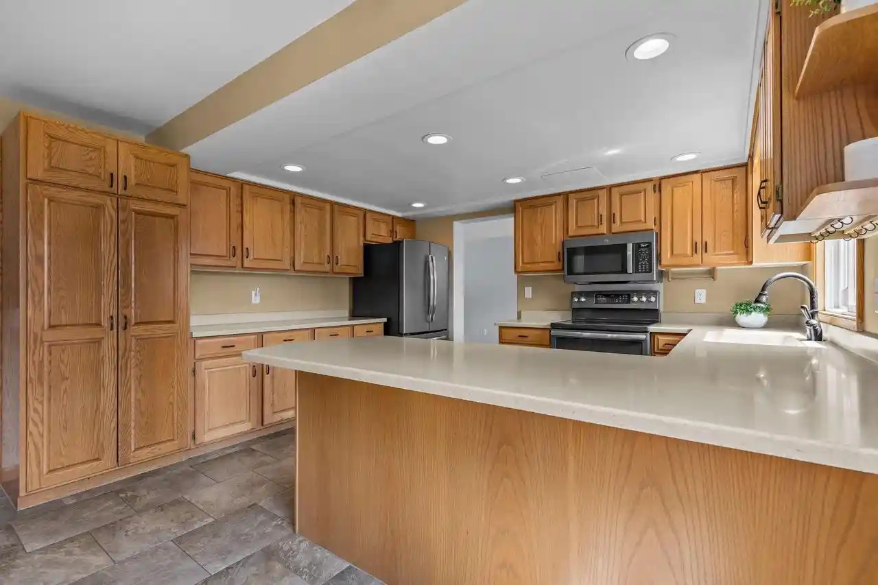 Photo 4 of Single family home for sale at 1330 N Briarcliff Dr Dr, Appleton, WI 54915 | MLS# 50329509 | Listing updated on 2026-08-18