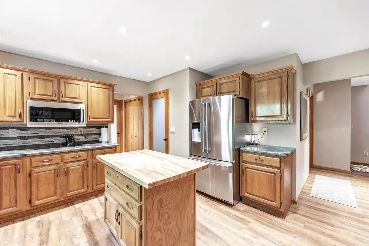 5th image of E2400 Lamplighter Lane Lane, Waupaca, WI 54981 | MLS# 50329500