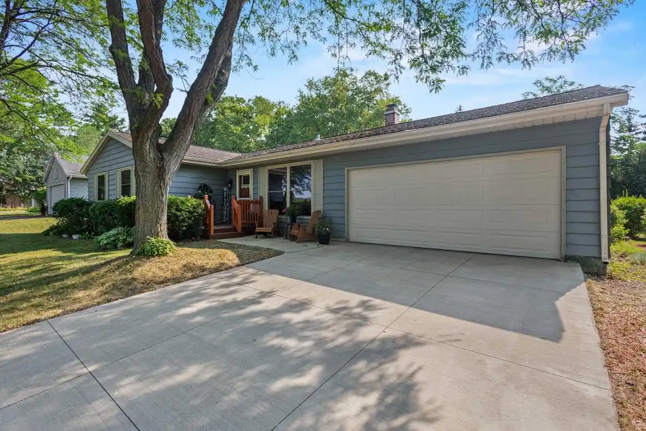 1st image of 225 Coach House Dr Dr, Madison, WI 53714 | MLS# 2028577