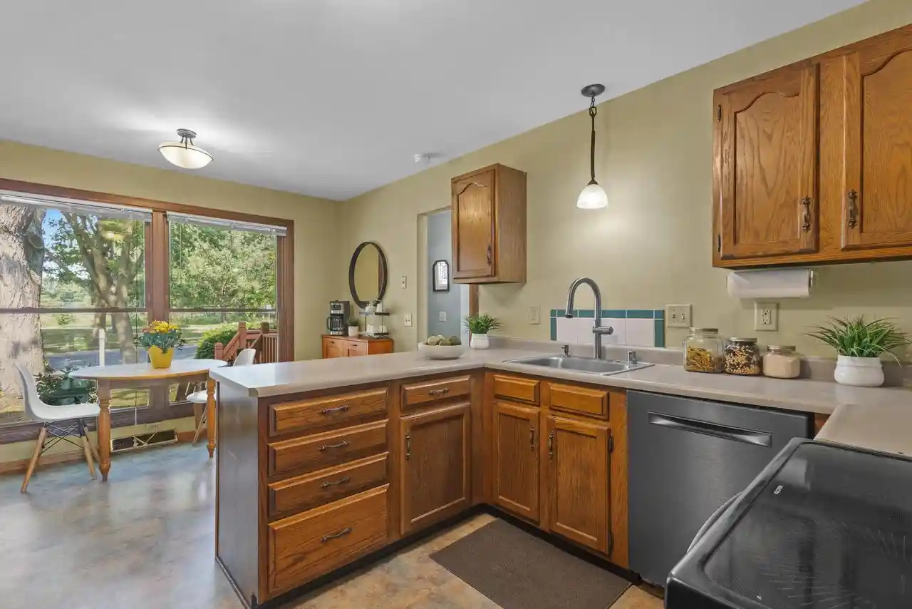 5th image of 225 Coach House Dr Dr, Madison, WI 53714 | MLS# 2028577