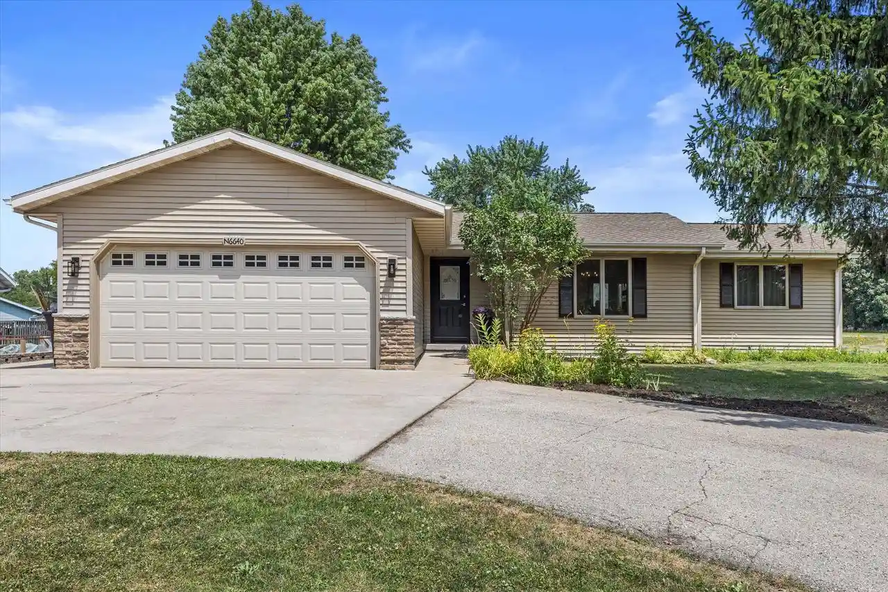 Homes for sale in Elkhorn, WI | N6640 Laural Road Road, Elkhorn, WI 53121 | MLS# 1972670