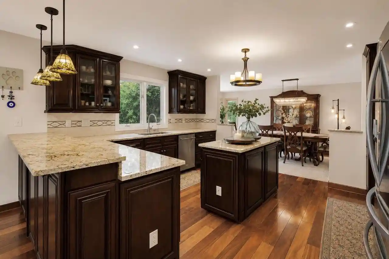 4th image of 13400 W Linfield Dr Dr, New Berlin, WI 53151 | MLS# 1972674