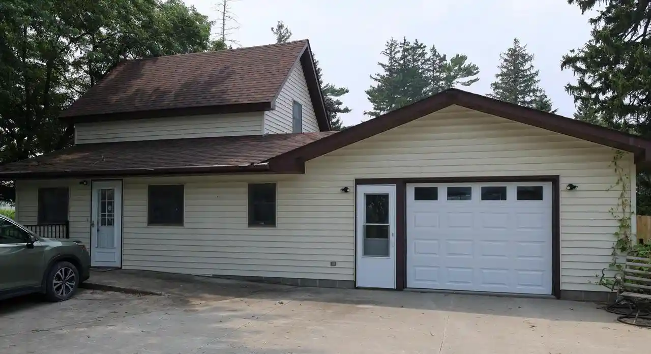 1st image of 13718 Burtness Dr Dr, Caledonia, MN 55921 | MLS# 1972697