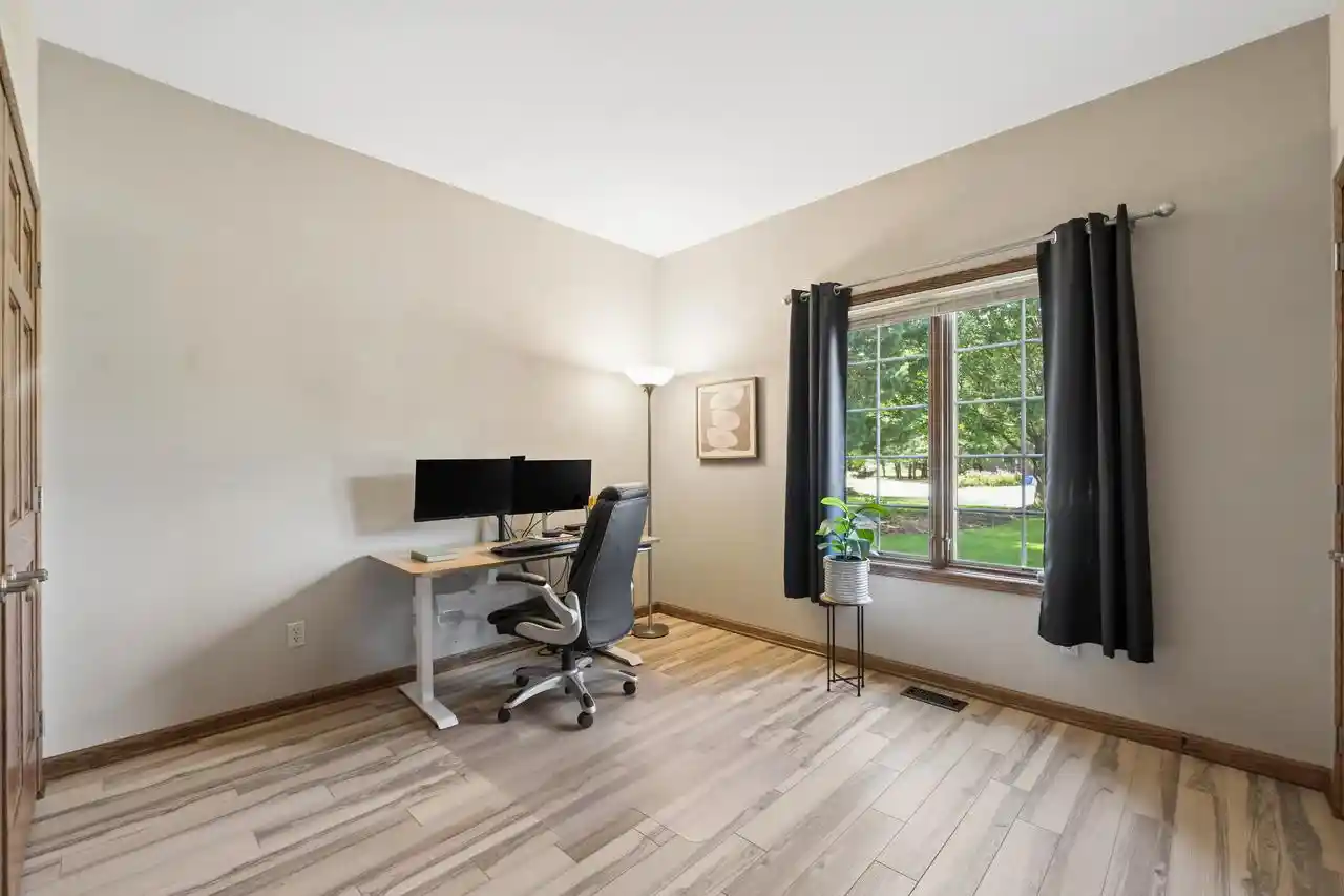 5th image of 1232 Peregrine Court Court, Burlington, WI 53105 | MLS# 1972699