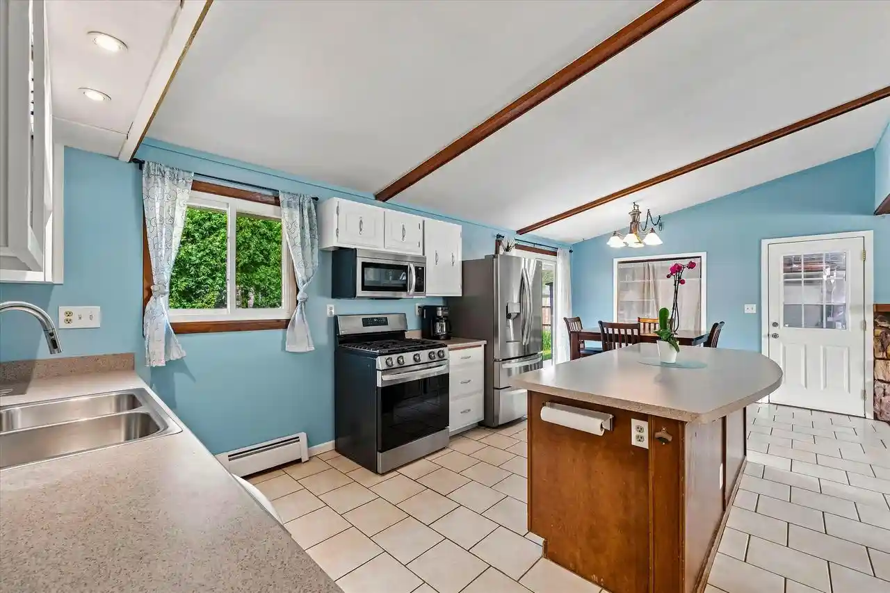44th image of 1632 Parkway Dr Dr, Port Washington, WI 53074 | MLS# 1972702