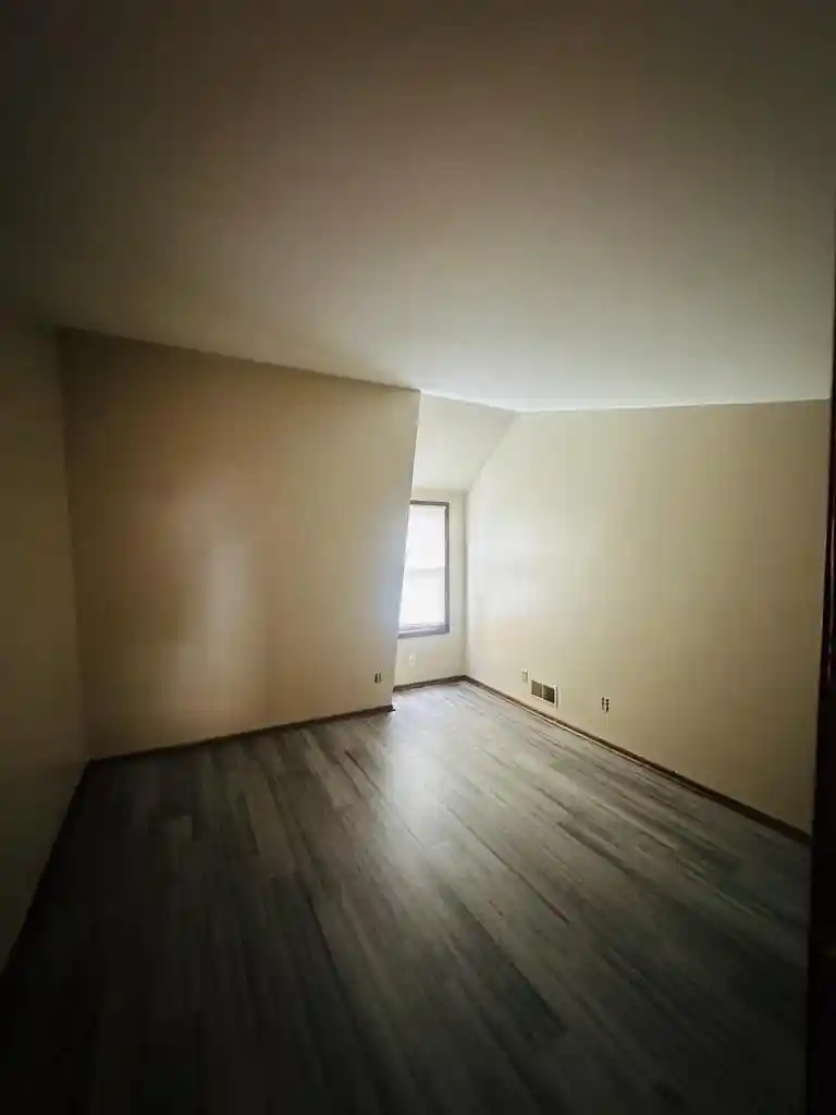 Listing Photo 5 - Condo for sale in building located at 8941 N Swan Rd Rd, Milwaukee, WI 53224 - Unit #C