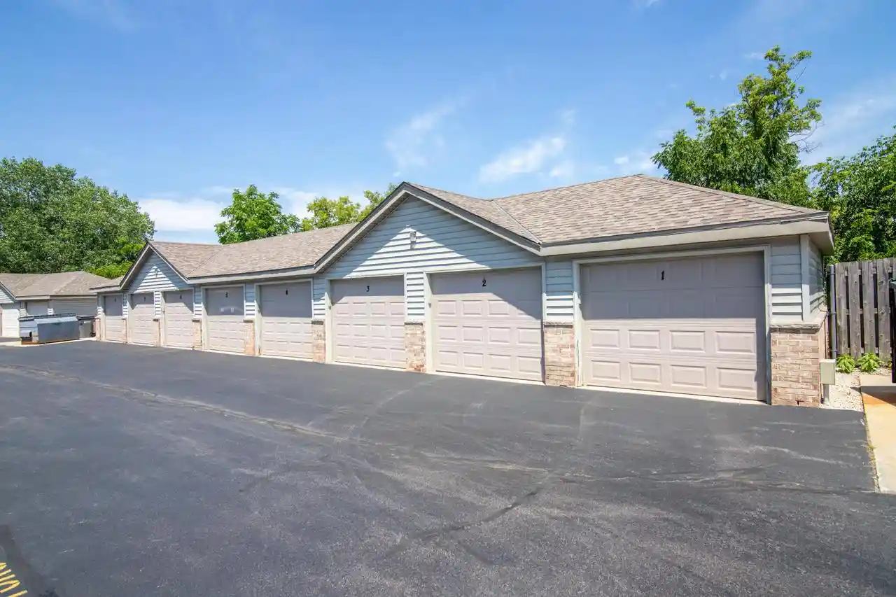 3rd image of S75w16910 Gregory Dr Dr, Muskego, WI 53150