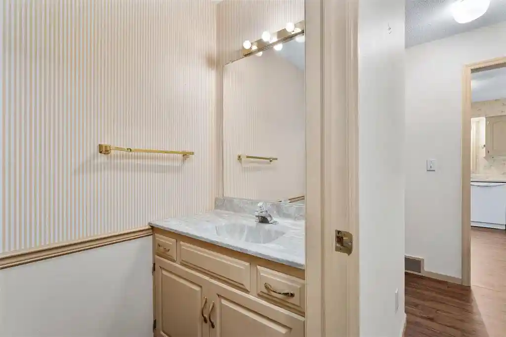 Photo 4 of Single family home for sale at 137 Canterbury Road Road, Eau Claire, WI 54701 | MLS# 1603482 | Listing updated on 2026-10-08