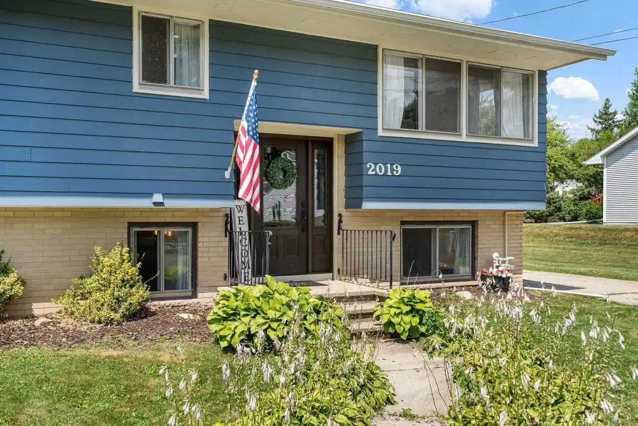 1st image of 2019 Mitchell Street Street, Oshkosh, WI 54901 | MLS# 2028607