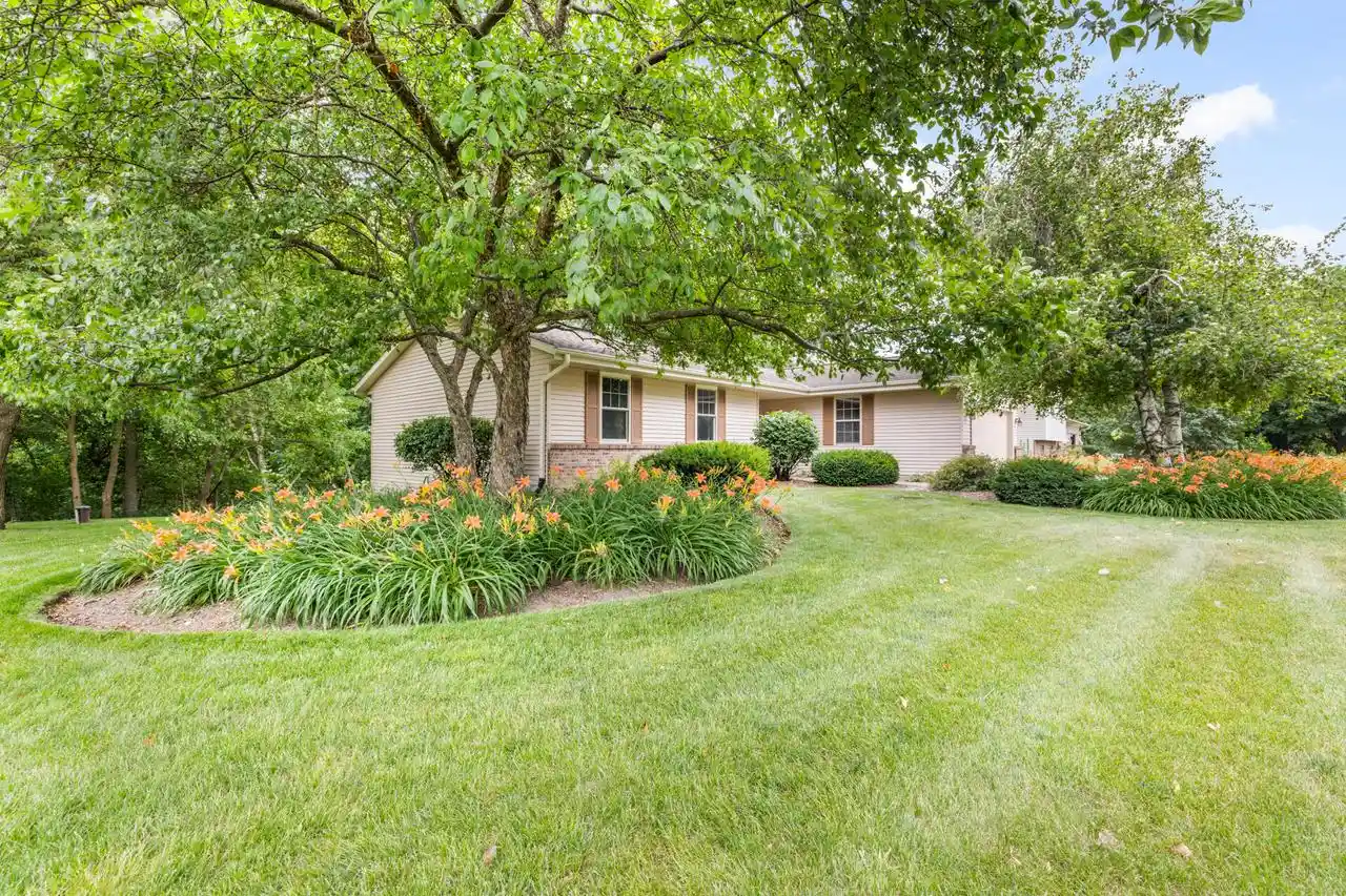 1st image of 5736 Hickory Knoll Dr Dr, West Bend, WI 53095 | MLS# 1972730
