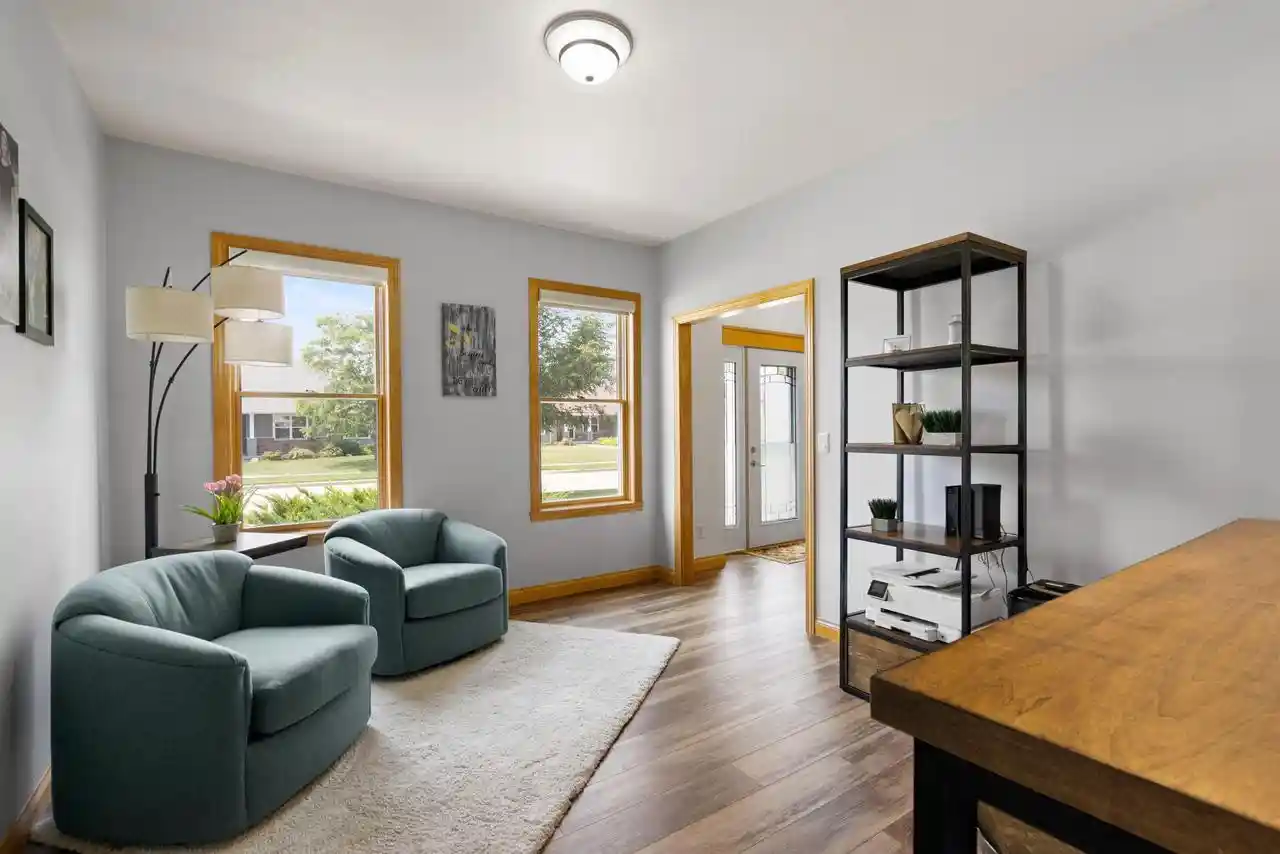 4th image of 1594 Lone Oak Dr Dr, Neenah, WI 54956 | MLS# 50329533