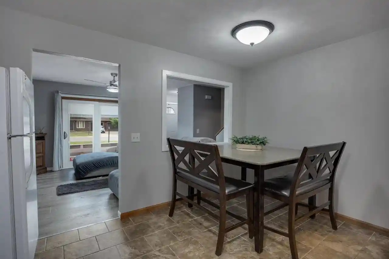 4th image of 1435 Laramie Ln Ln, Janesville, WI 53546