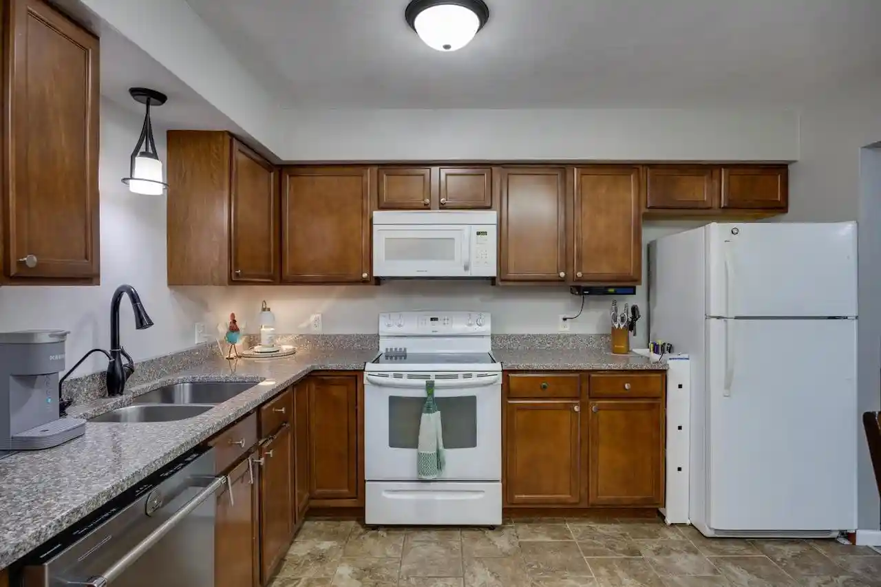 24th image of 1435 Laramie Lane Lane #8, Janesville, WI 53546 | MLS# 2028613