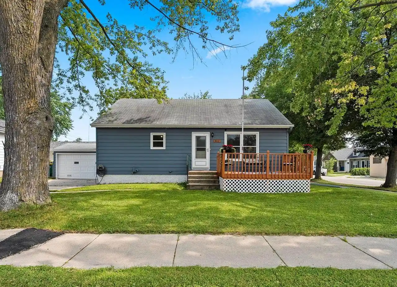 1st image of 812 9th Street Street, Green Bay, WI 54304 | MLS# 50329528