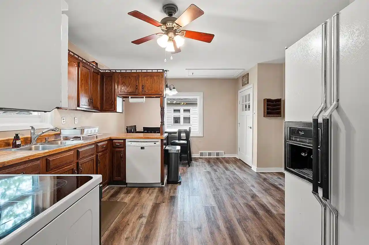 2nd image of 812 9th Street Street, Green Bay, WI 54304 | MLS# 50329528