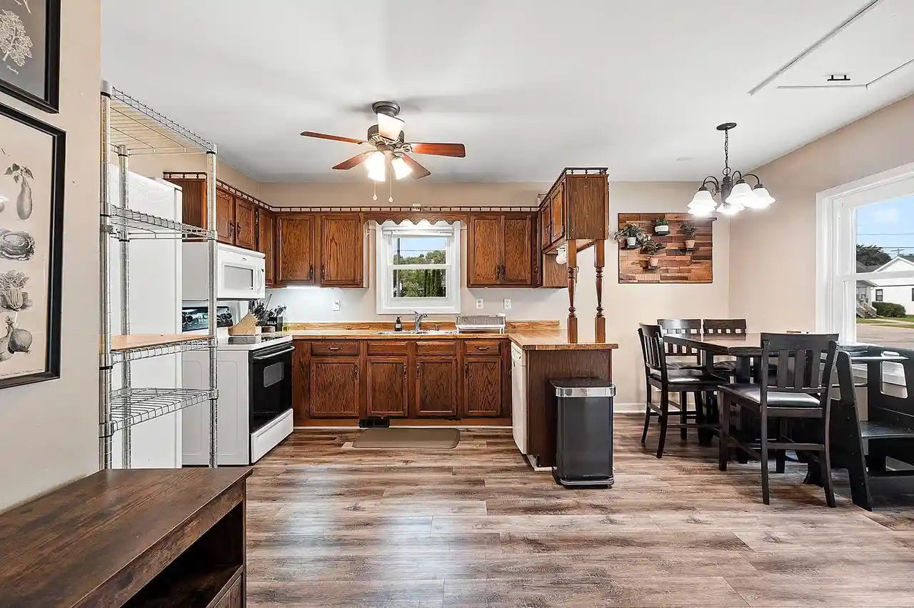 3rd image of 812 9Th Street Street, Green Bay, WI 54304 | MLS# 50329528
