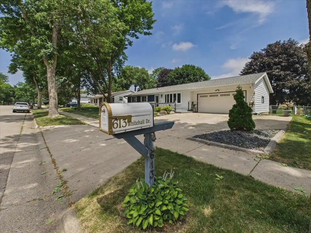 Photo 4 of Single family home for sale at 613 Whitehall Dr Dr, Madison, WI 53714 | MLS# 2028614 | Listing updated on 2026-08-20