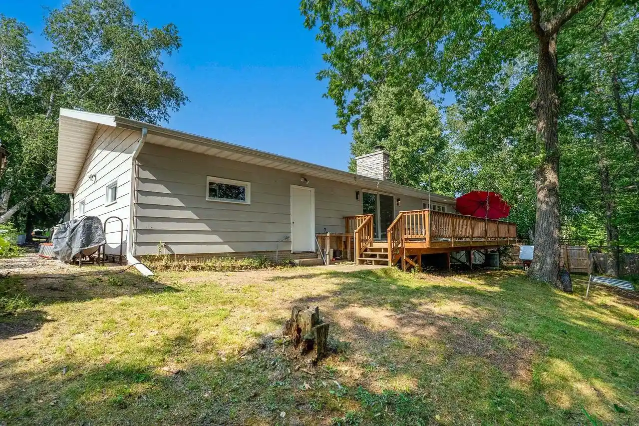 4th image of 313 W Highland Dr Dr, Oconto Falls, WI 54154 | MLS# 50329524