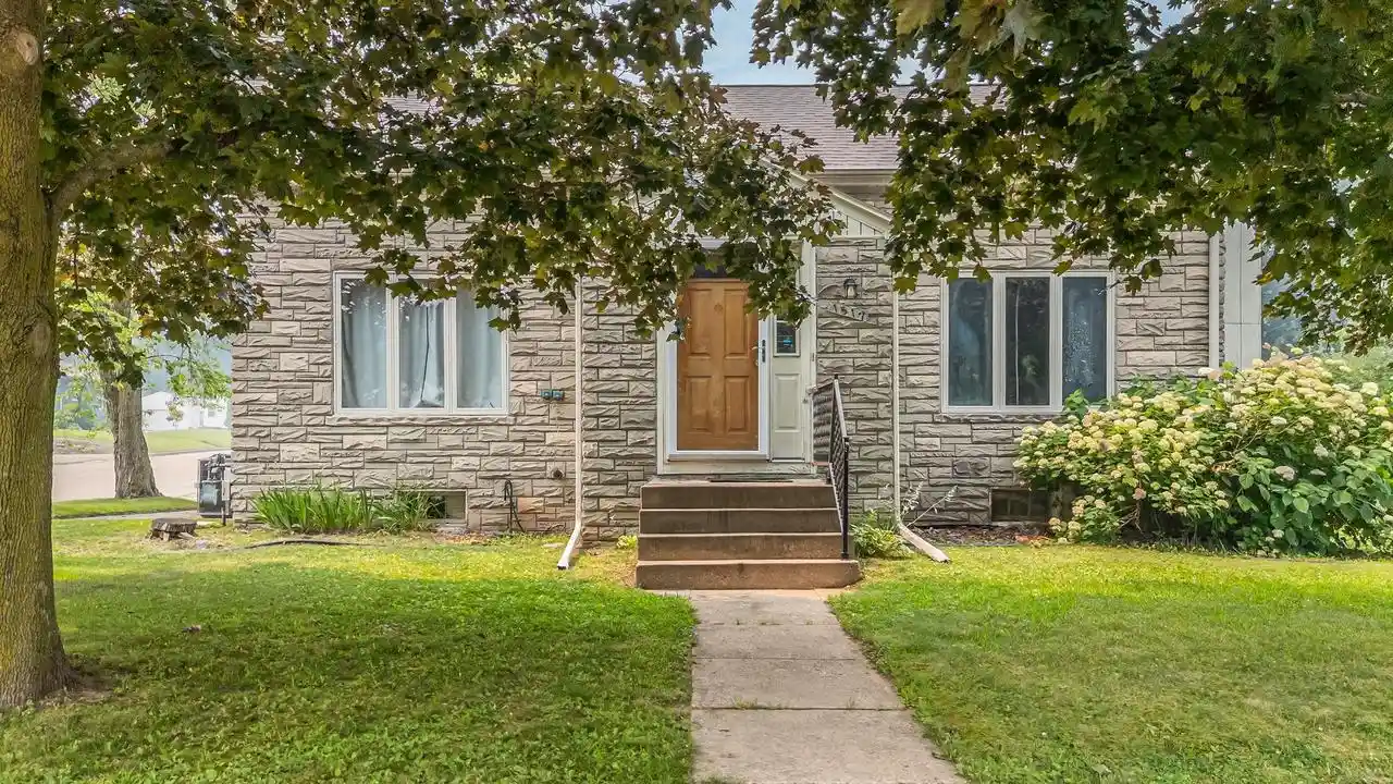 1st image of 1517 Division Street Street, New London, WI 54961 | MLS# 50329519