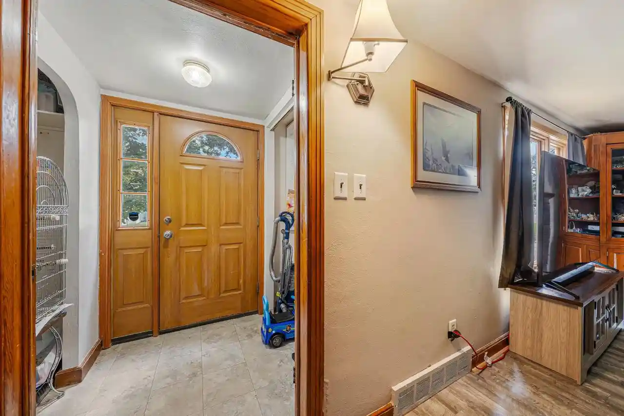 4th image of 1517 Division Street Street, New London, WI 54961 | MLS# 50329519