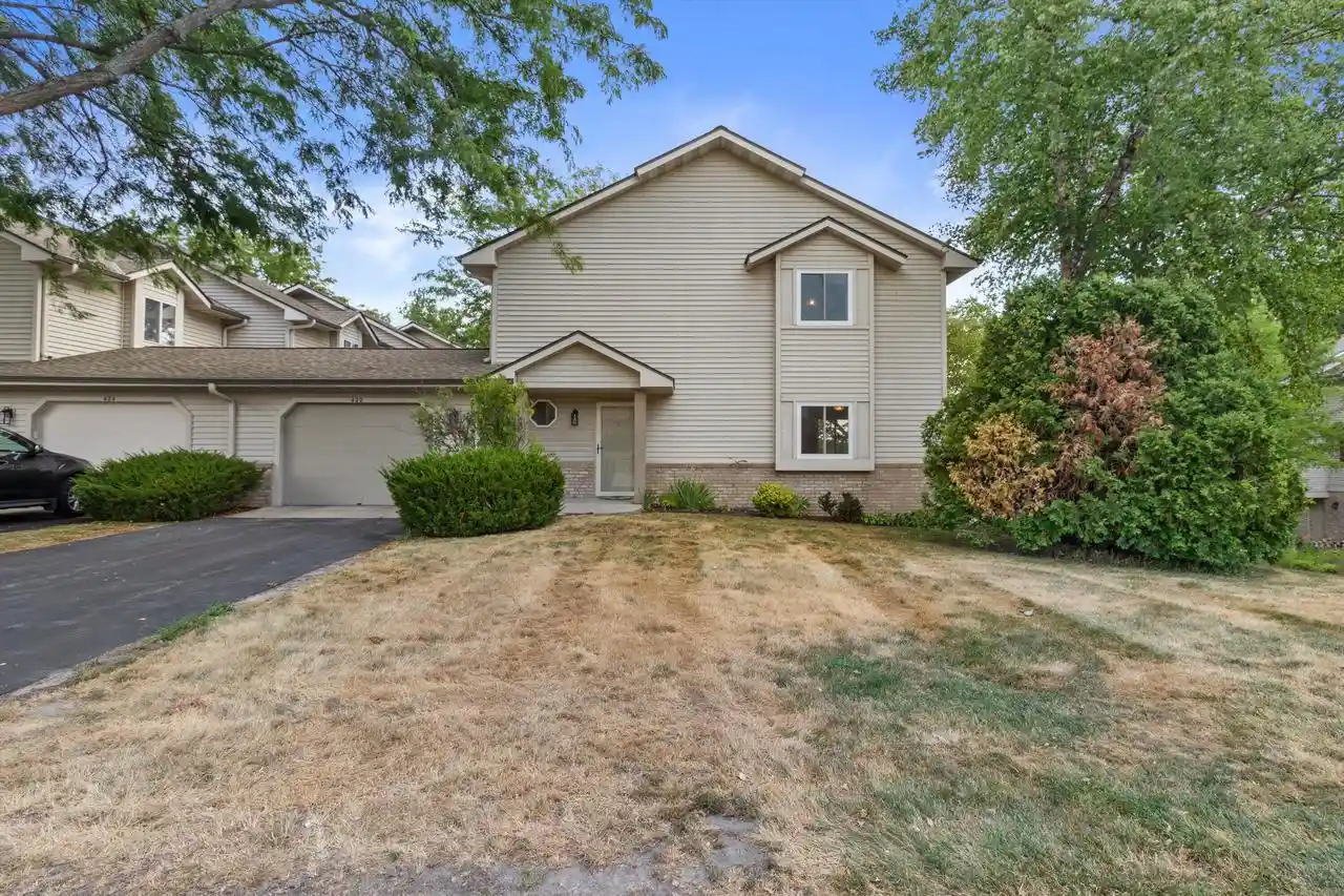 1st image of 422 Meadowridge Circle Circle, Lake Mills, WI 53551 | MLS# 1972765
