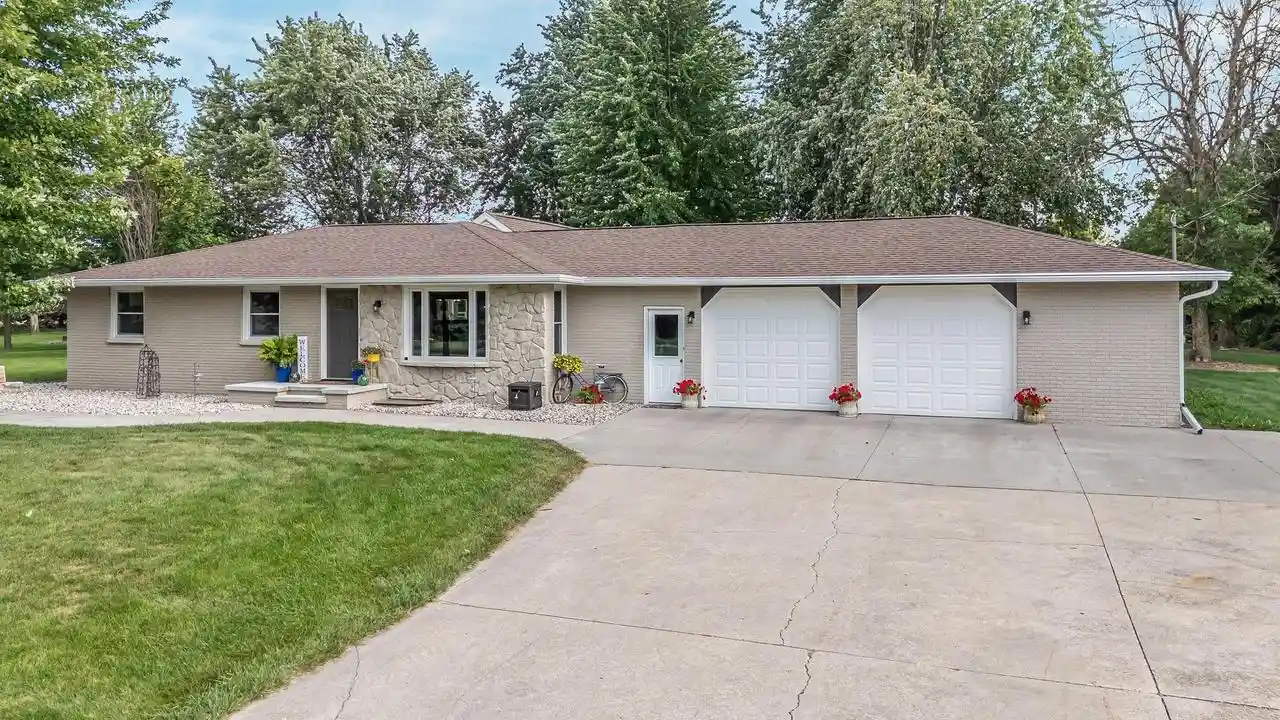 1st image of W2221 County Rd Uu, Appleton, WI 54913 | MLS# 50329535